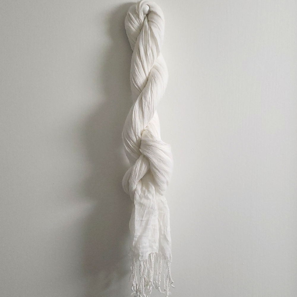 White pashmina scarf